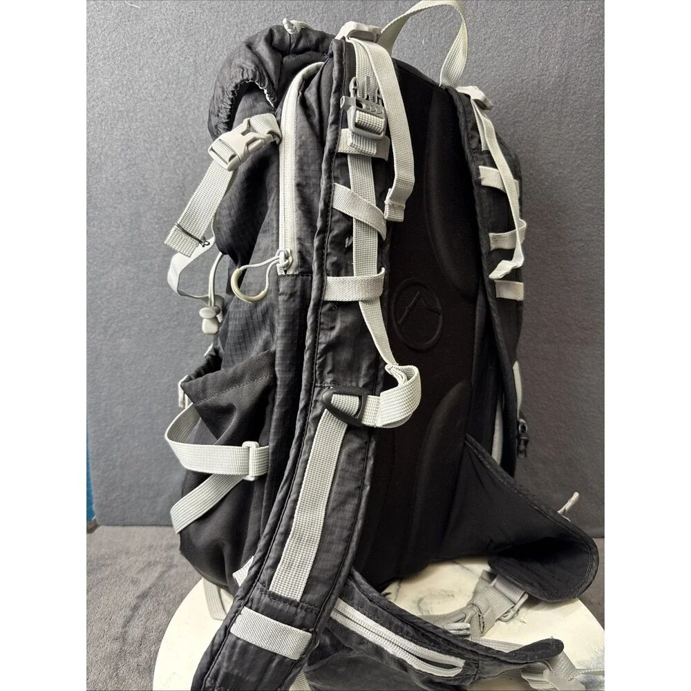 Lowepro please see